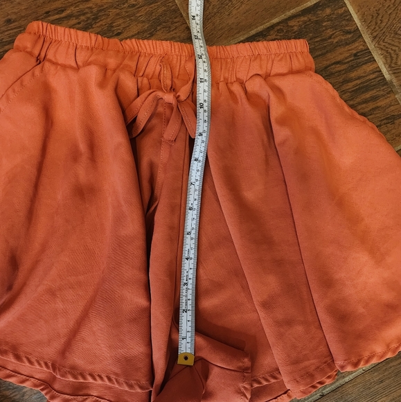 Lot of 2 Large Ruffle Shorts - Picture 2 of 8